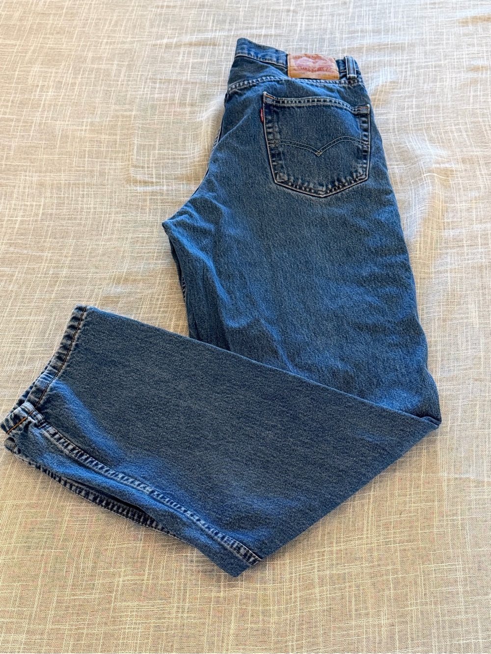 Levi’s 550 Relaxed Fit Jeans Men’s 36x34 Blue Medium Wash Straight Leg - Picture 3 of 11